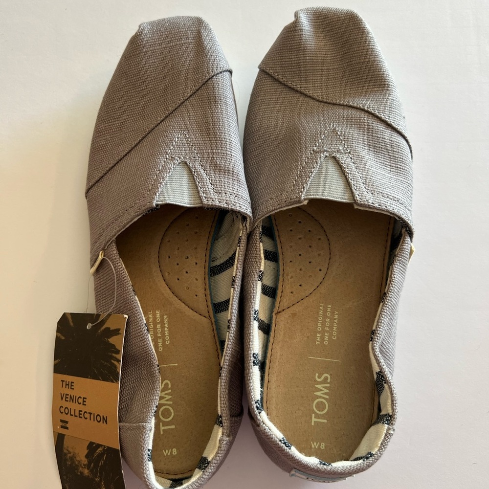 Light brown TOMS, NWT